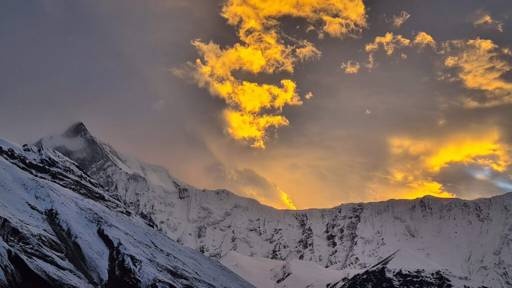 Annapurna Circuit Trek with Tilicho Lake